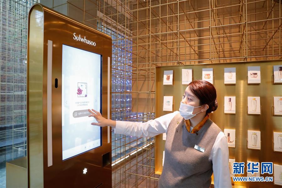 (新華全媒頭條·圖文互動(dòng))(9)攜手共“進(jìn)” 開放共贏——寫在第三屆中國(guó)國(guó)際進(jìn)口博覽會(huì)開幕之際