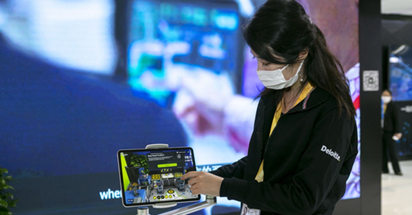 看不見(jiàn)的展品、看得見(jiàn)的智慧——從服貿(mào)會(huì)到進(jìn)博會(huì)看中國(guó)服務(wù)貿(mào)易合作發(fā)展