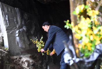 金剛臺上&ldquo;金剛俠&rdquo;：舍女護(hù)戰(zhàn)友 她卻是十幾個(gè)遺孤的&ldquo;媽媽&rdquo;