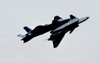 “殲-20，你不要飛得那么快……”